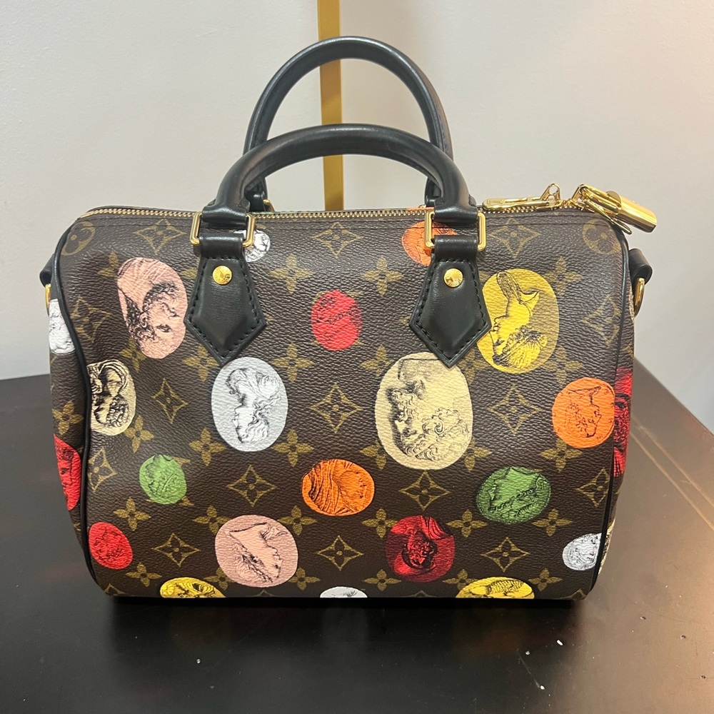 Louis Vuitton x Fornasetti Cameo speedy Bandouliere 25 like new